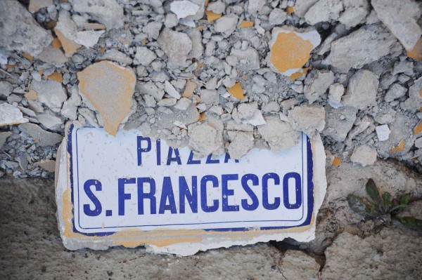Papa Francisco pide rezar por víctimas del terremoto en Italia