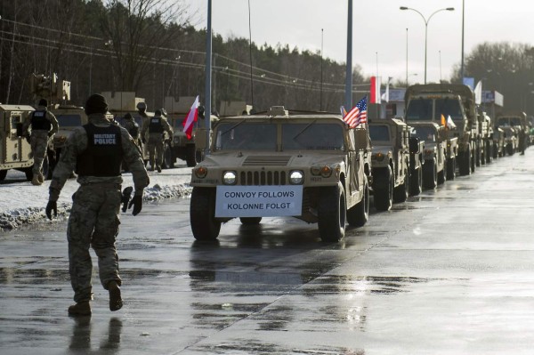Tropas de EUA llegan a Polonia y Rusia denuncia amenaza