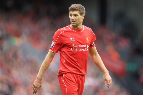 Steven Gerrard podría volver a jugar en Liverpool