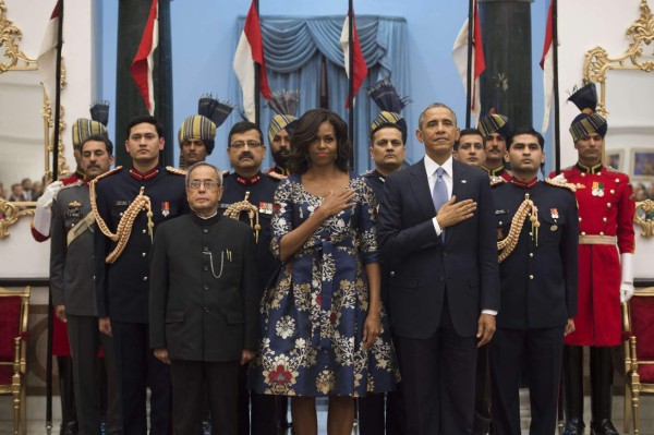 Obama preside desfile patriótico en India  