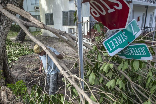 Huracanes Irma y Harvey podrían superar los costos de Katrina, según estudio  