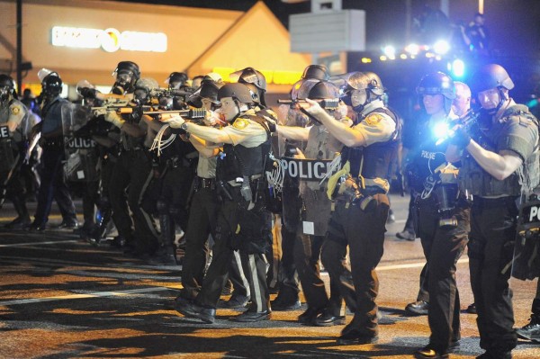 Policía de Misuri acusa a delincuentes de infiltrarse en disturbios