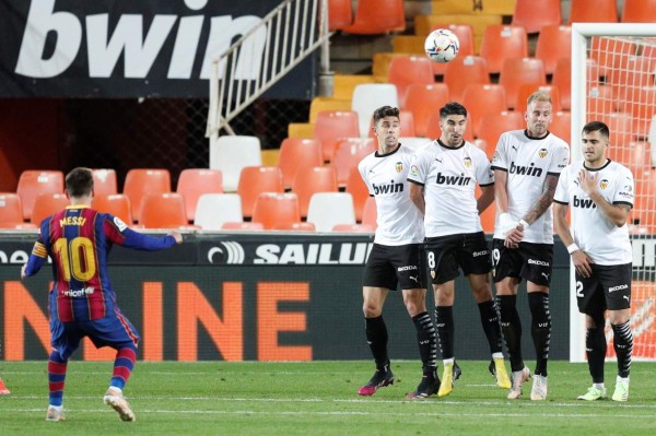 El golazo de tiro libre de Messi ante Valencia