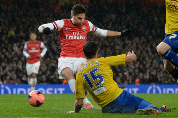 Arsenal golea y pasa a octavos de la FA Cup