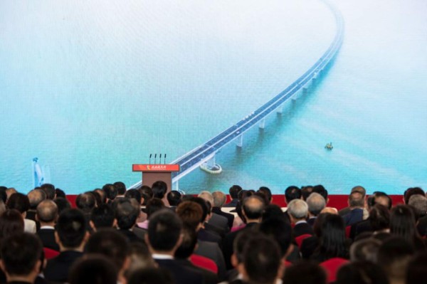 China abre el puente sobre el mar más largo del mundo