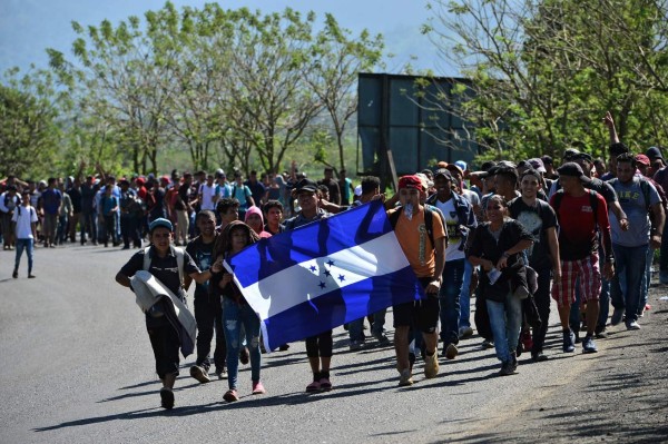 Giammattei afirma que México 'no dejará pasar' nueva caravana migrante