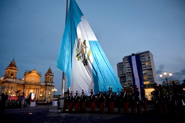 Guatemala festeja 198 años de independencia con desfiles