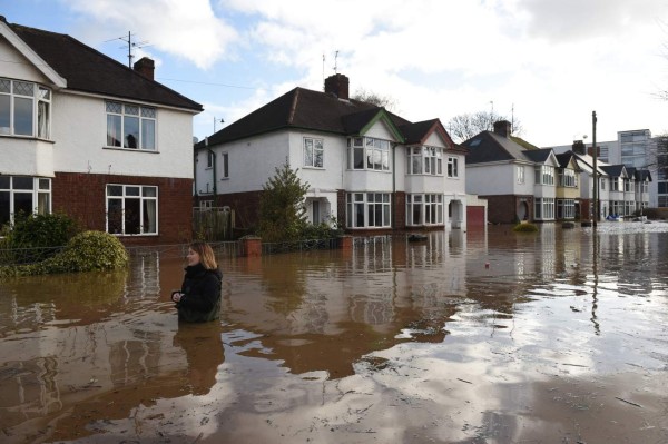 Alerta por inundaciones en el Reino Unido a causa de tormenta Dennis