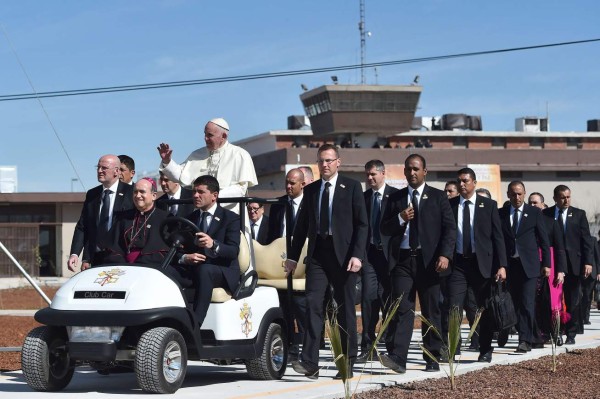 El Papa denuncia una 'tragedia humana' de migrantes