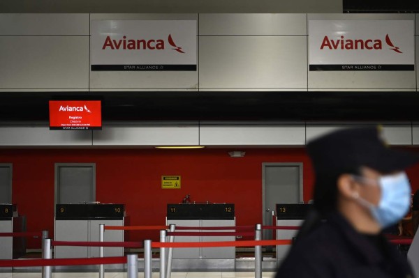 Avianca recorta sus operaciones por pandemia de coronavirus