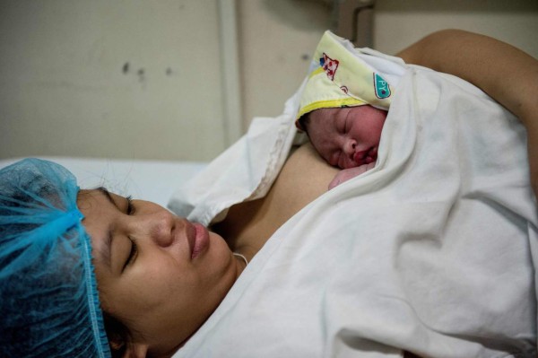 Nace la primera bebé de 2017 en Filipinas