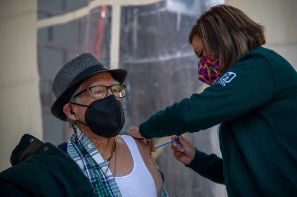 México denuncia en la ONU a países ricos por acaparar vacuna contra el covid
