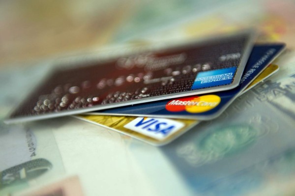 Uso de las tarjetas de crédito a la baja
