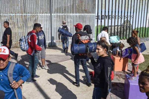 Tijuana se apresta para albergar durante meses a migrantes centroamericanos