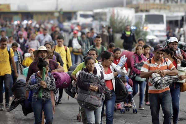 EEUU pide detener las caravanas de centroamericanos que generan 'inestabilidad'
