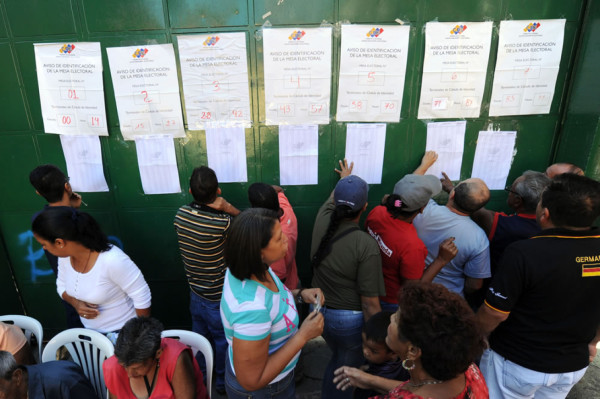 Maduro pide aceptar los resultados 'en paz' para evitar 'loqueras' en proceso electoral