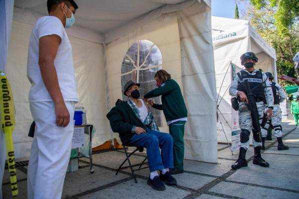 La OMS abre la puerta a la vacunación contra el covid-19 en países pobres