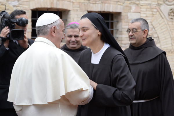 Papa Francisco pide 'despojar a la Iglesia de todo lo mundano”
