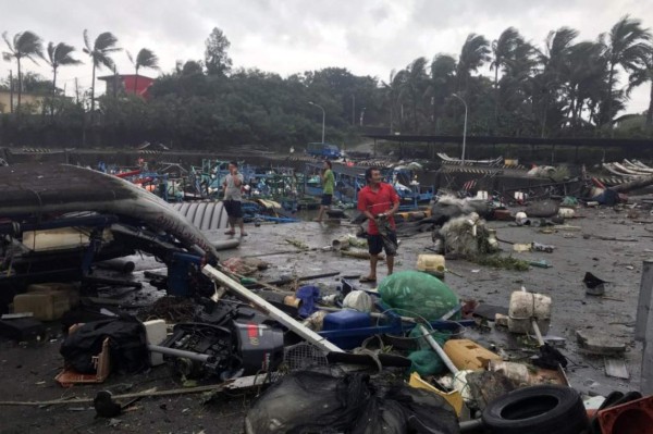 El supertifón Mangkhut se adentra en China tras dejar 59 muertos en Filipinas