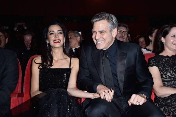 ¿Por qué Amal y George Clooney donan un millón de dólares?