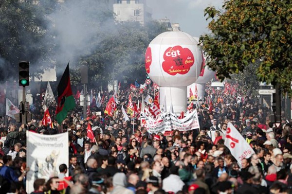 Decenas de miles de manifestantes en el primer pulso sindical contra Macron