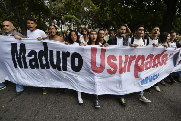 Francia y España exigen a Maduro liberación de periodistas detenidos