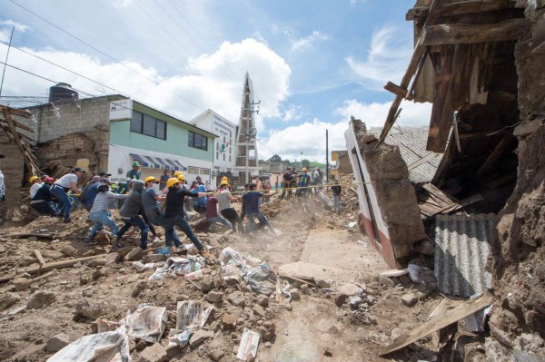 Tras terremoto, mexicanos refugiados en albergues dicen '¿y ahora qué?'