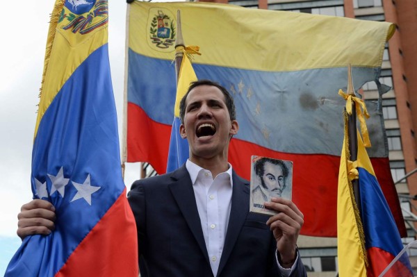 Guaidó se declara presidente interino de Venezuela