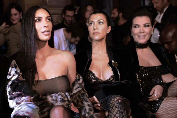 Detienen a 17 personas en Francia por robo de joyas de Kim Kardashian