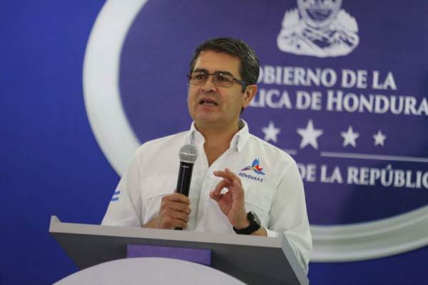 Presidente Hernández emplaza a EEH por 'cobros excesivos'