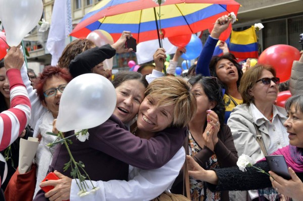 Colombia celebra histórico acuerdo que pone fin a la guerra con las Farc