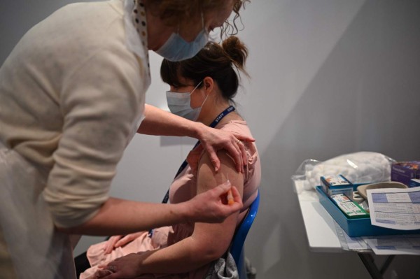 OMS aprueba el uso de emergencia de la vacuna de AstraZeneca contra el covid 19