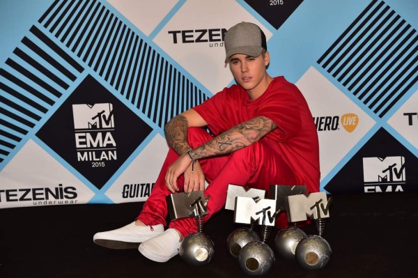 Justin Bieber arrasa en los MTV EMA