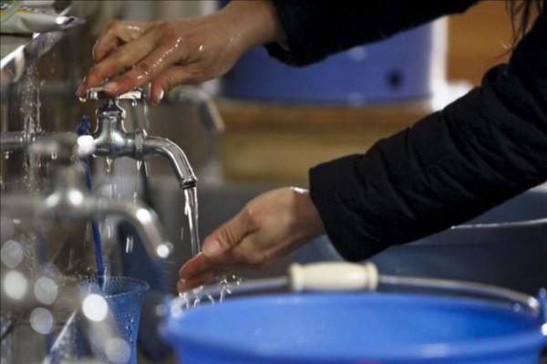 Relator de ONU pide a El Salvador garantizar agua a los pobres