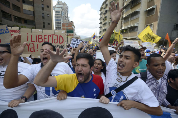 Venezuela: Tres muertos y 23 heridos por disturbios en Caracas