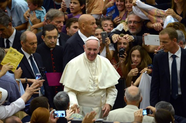 Papa Francisco llama a aceptar a los católicos divorciados