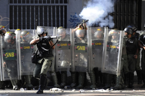 Venezuela: Tres muertos y 23 heridos por disturbios en Caracas