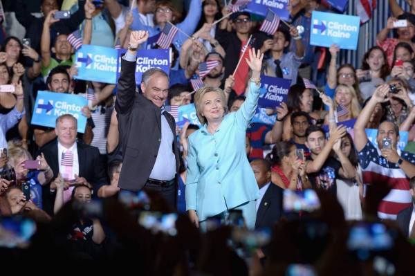 Tim Kaine se gana el corazón de los hispanos en su primer mitin