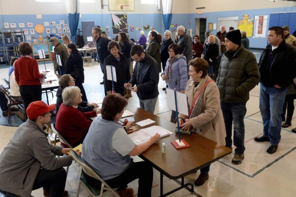 New Hampshire comienza a votar con Hillary Clinton y Donald Trump como favoritos