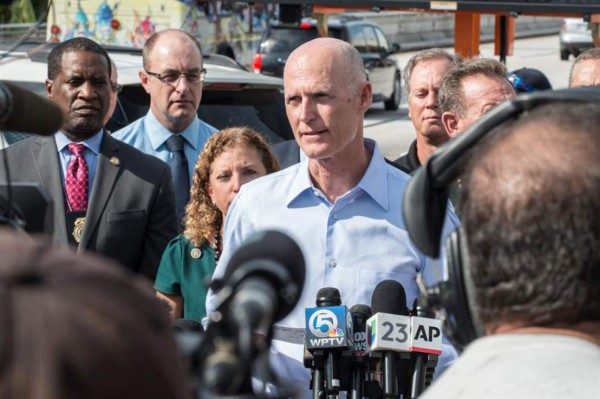 El gobernador de Florida y su familia evacúan su residencia