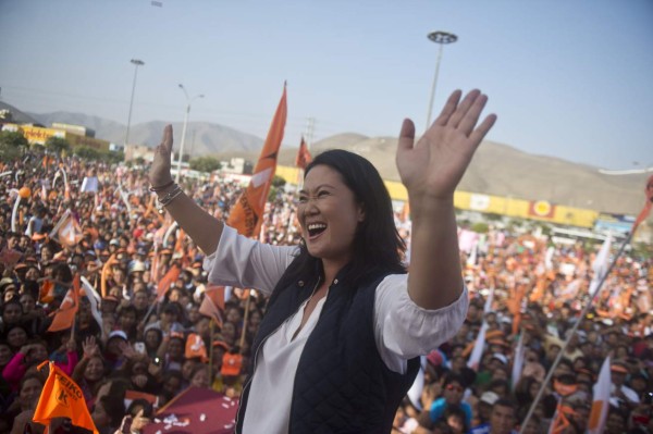 Guerra electoral en Perú se libra en redes sociales