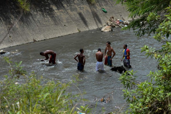 Los mineros venezolanos que viven de las cloacas