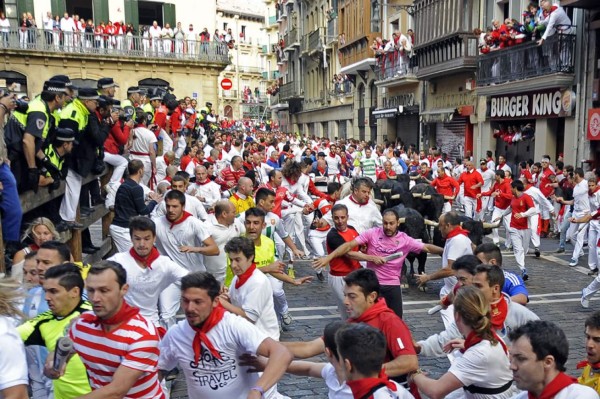 Segundo encierro de San Fermín deja un herido grave