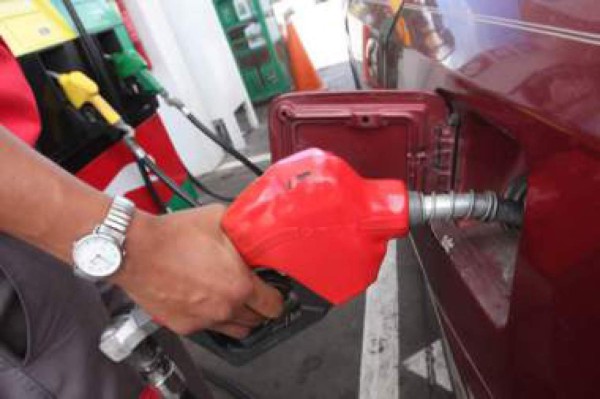 Casi dos lempiras aumentará este lunes el precio de los combustibles