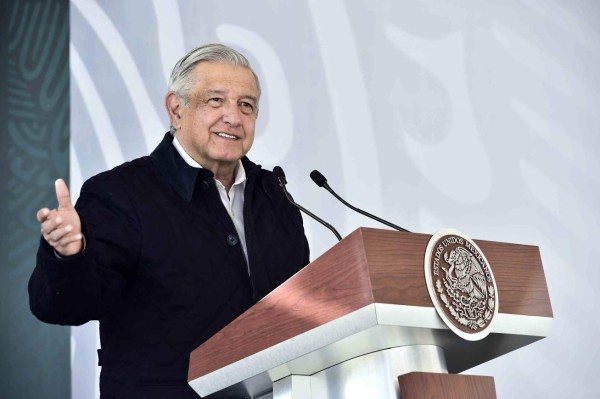 López Obrador está 'bien' y 'fuerte' tras contraer coronavirus, dice ministra