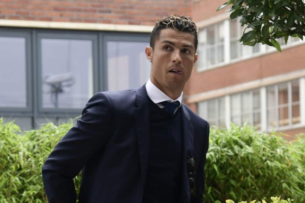 Ronaldo sale del juzgado después de una hora y media de declaración