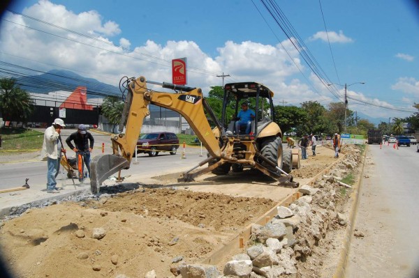 Este mes concluyen soluciones viales en bulevar del sur