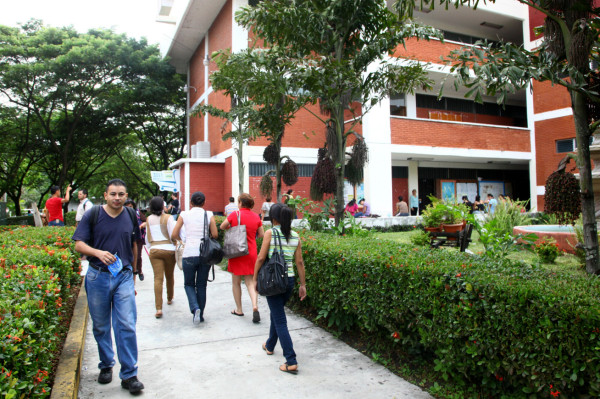 Limitado cupo en la Universidad Pedagógica de San Pedro sula
