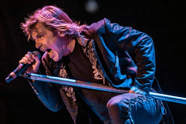 Cantante de Iron Maiden: el sexo oral me produjo cáncer de garganta