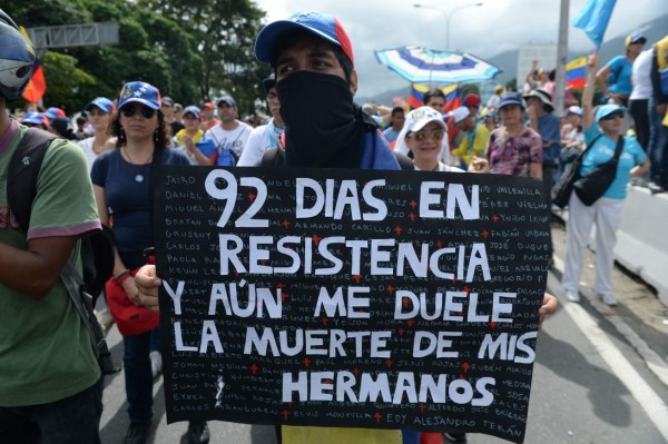 Oposición venezolana cumple tres meses de protestas
